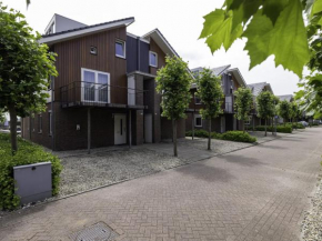 Holiday home with jetty near Amsterdam